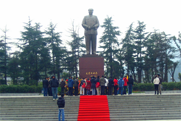 毛主席铜像广场