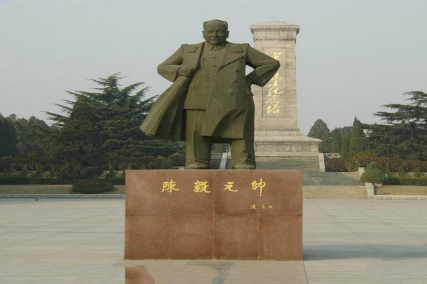 陈毅铜像