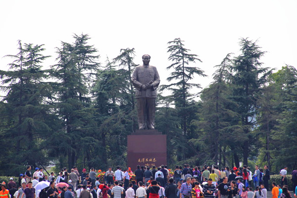 毛主席铜像广场