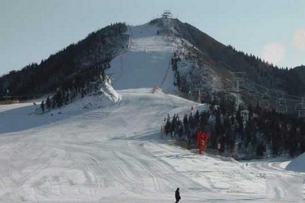 中级滑雪道