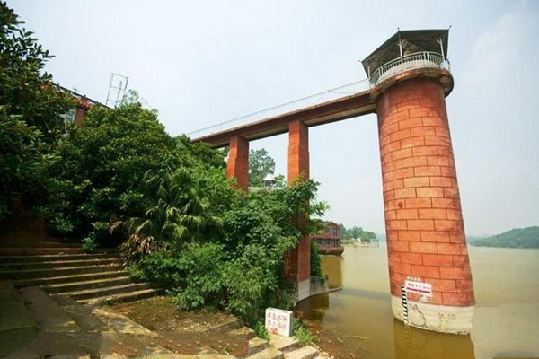 白塔湖大坝