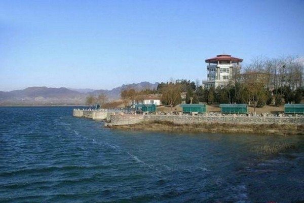 三松湖