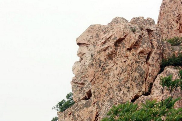 韩信天然石像