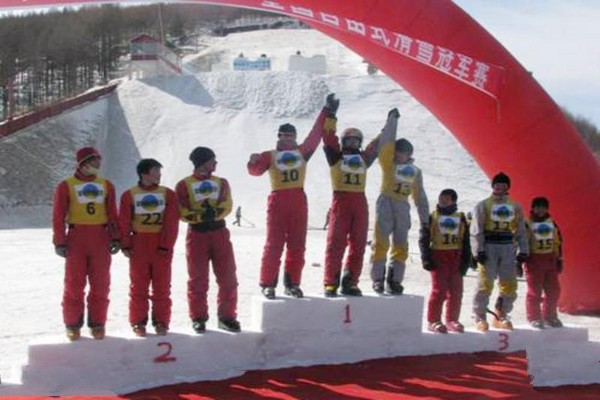 阿尔山自由式滑雪冠军赛
