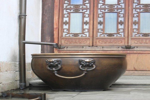 铜质水缸