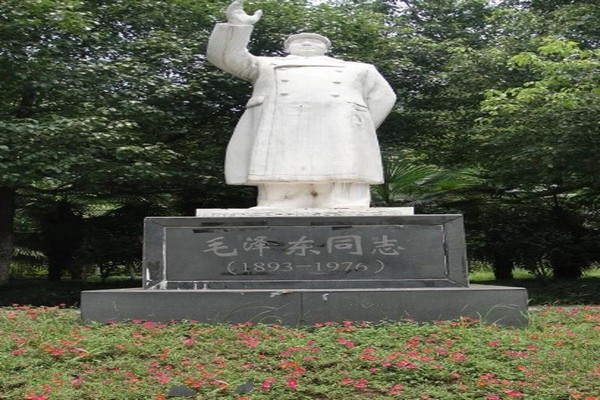 毛泽东纪念像