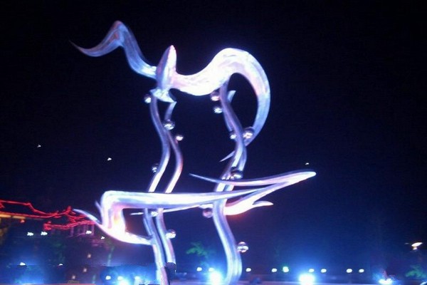 海鸟雕塑