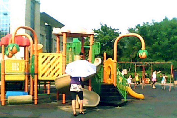 儿童游乐场