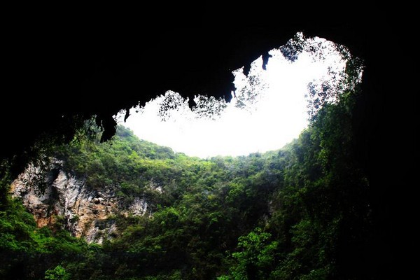 世界地質公園新組員評審會上,我國鳳山地質公園和樂業大石圍天坑群